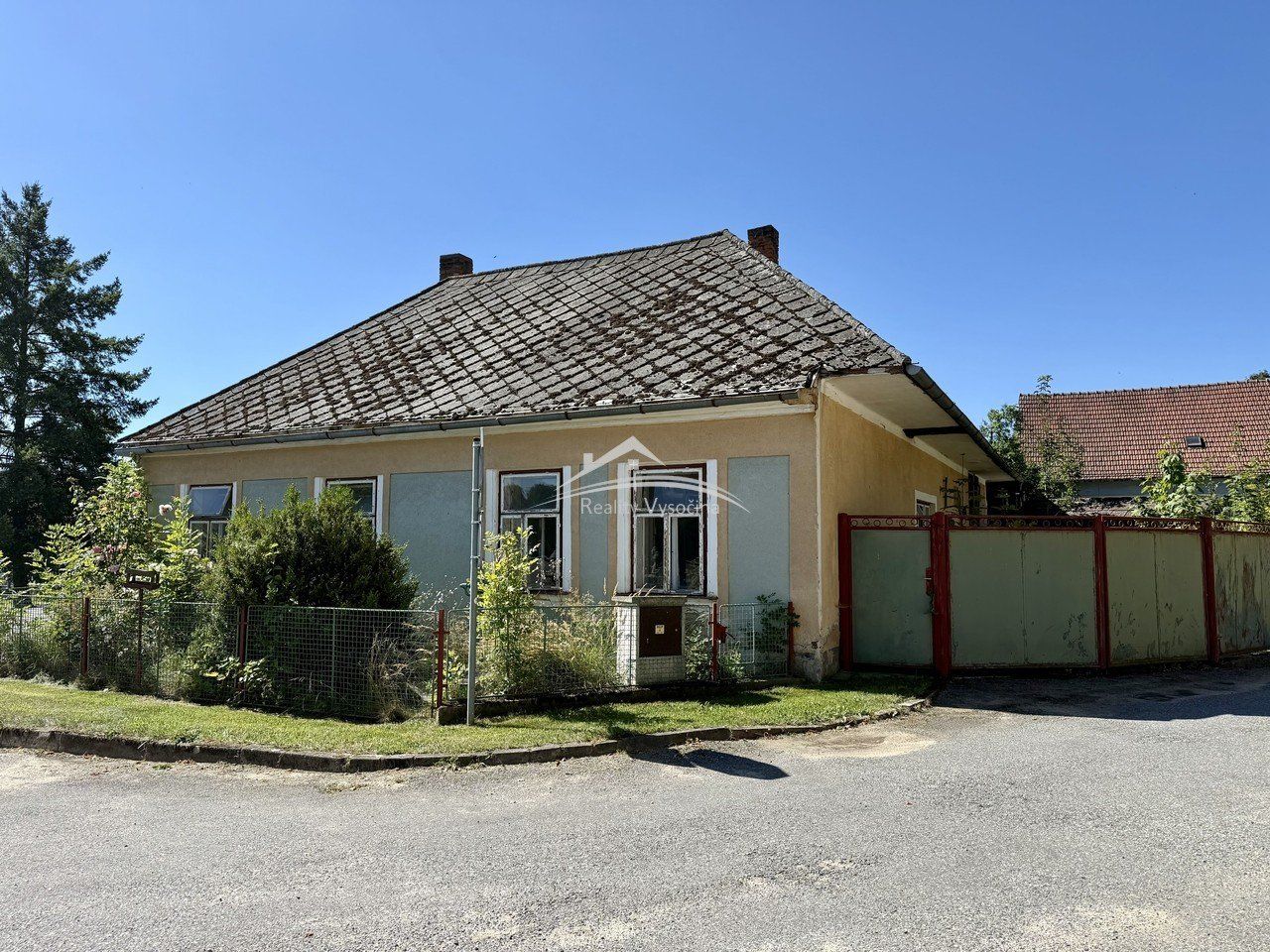 tn_zoom_filename_72259